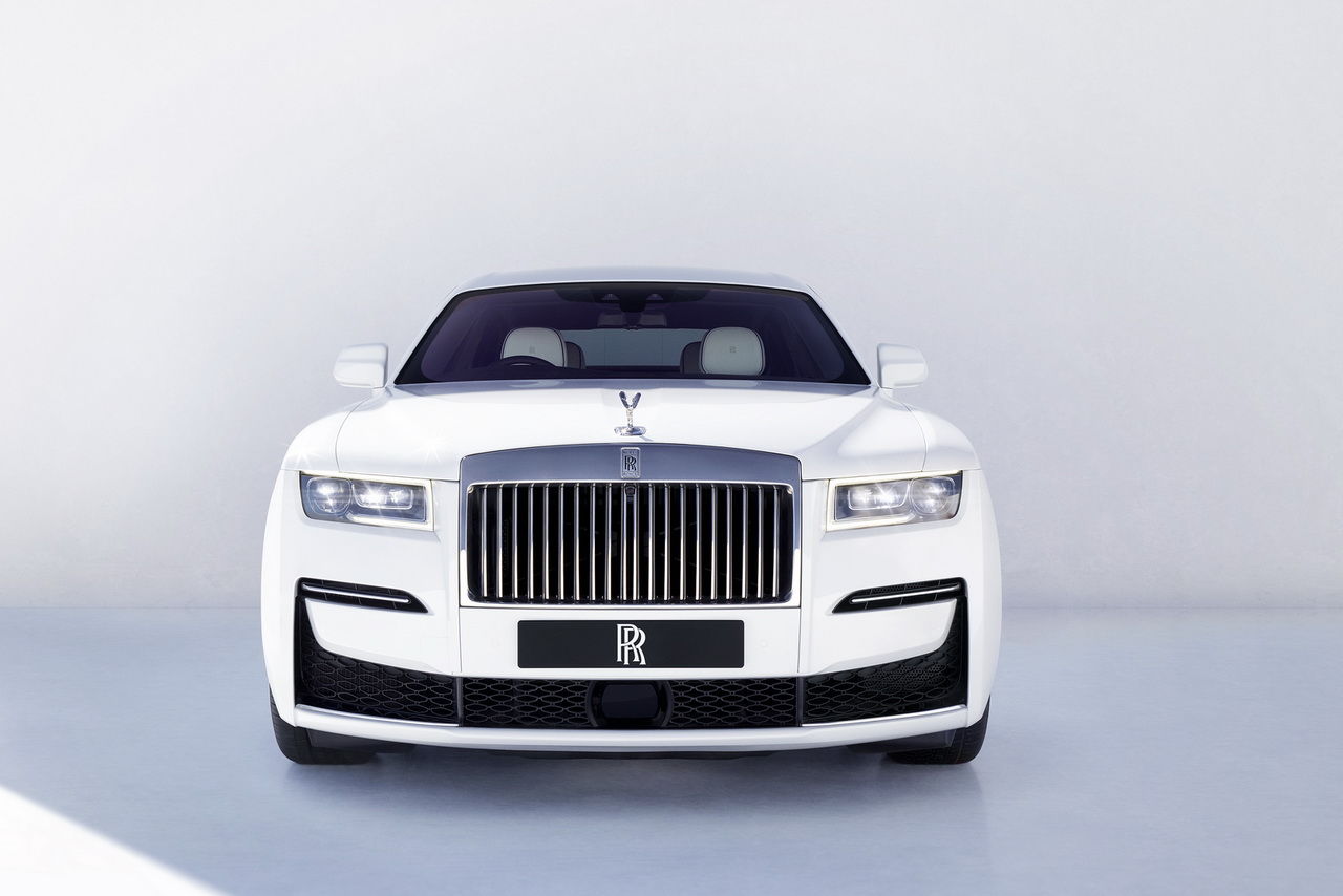 Новый Rolls-Royce Ghost: совершенство в простоте