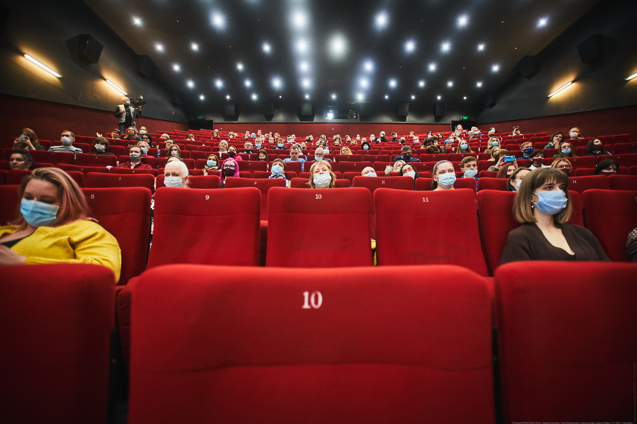Кинотеатры и фудкорты в ТРЦ возобновят работу