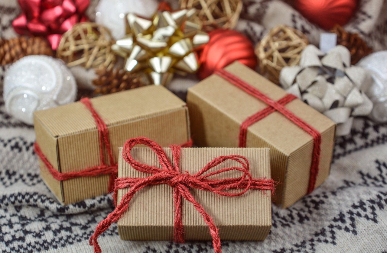 Как правильно дарить и принимать подарки