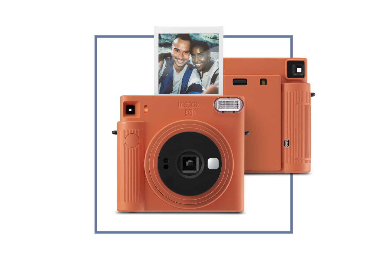 Компания Fujifilm выпустила минималистичную камеру square-формата InstaxSQ 1