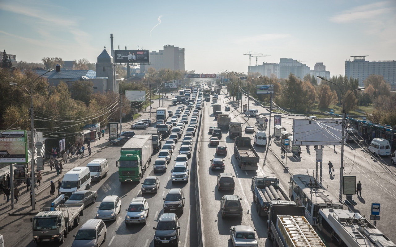Новосибирцы предпочитают общественный транспорт, как и большинство россиян